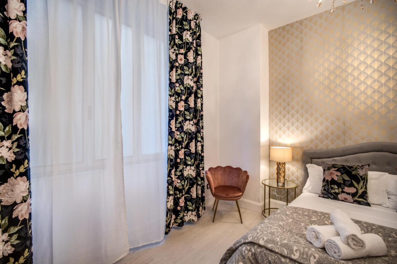 Aweshomeitaly - White Mirrors Apartment 피사 외부 사진