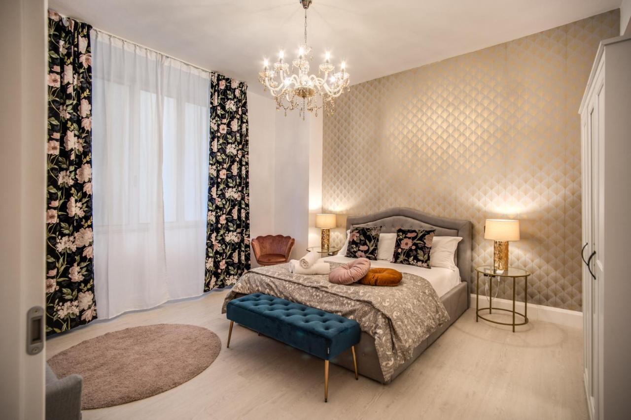 Aweshomeitaly - White Mirrors Apartment 피사 외부 사진