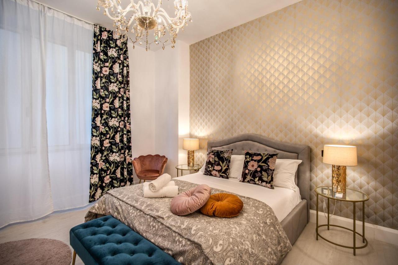 Aweshomeitaly - White Mirrors Apartment 피사 외부 사진