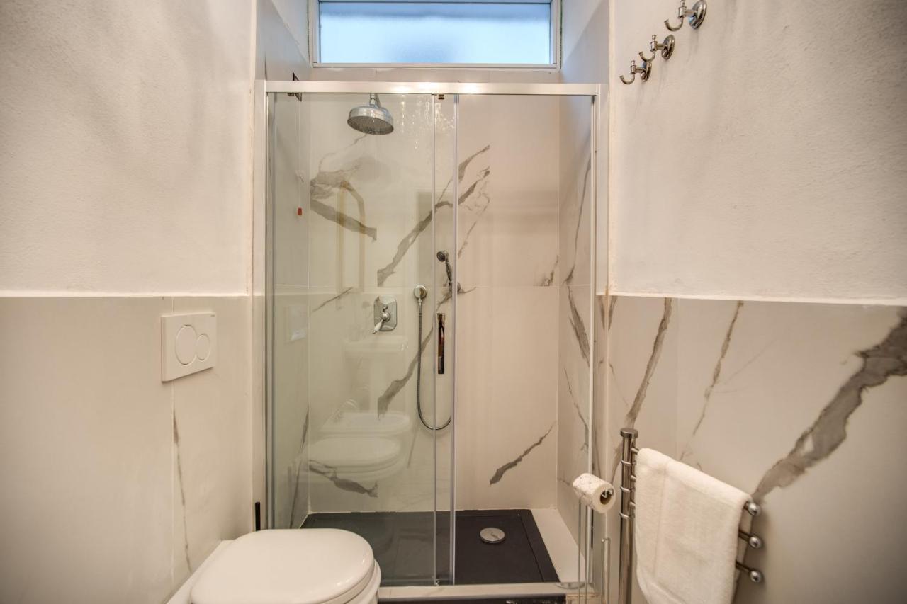 Aweshomeitaly - White Mirrors Apartment 피사 외부 사진